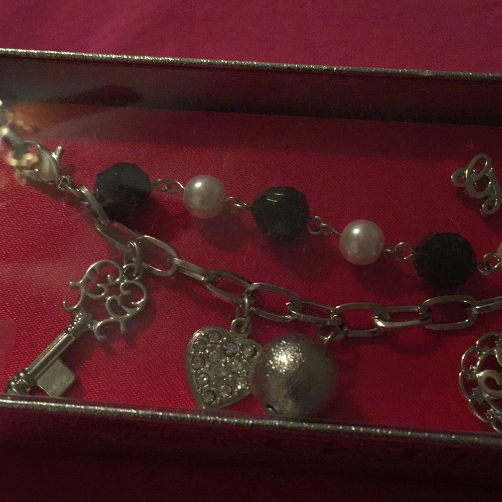 Bracelet & Earring Set - Picture 4 of 5